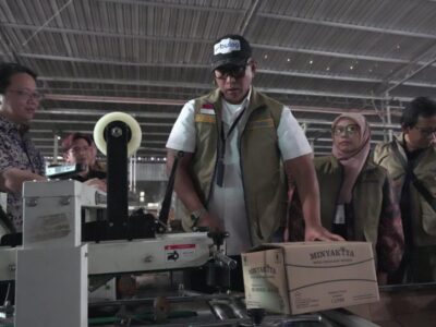 Perum BULOG Tarik MinyaKita Produksi PT KMR, Diduga Berbau Solar