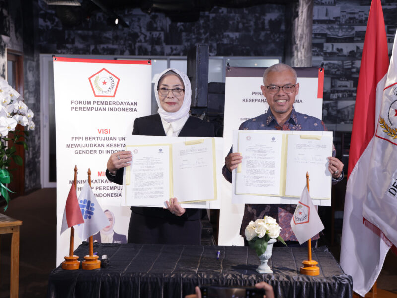 Penandatanganan Nota Kesepahaman (MoU) antara Sekretaris Jenderal Kemnaker, Cris Kuntadi, dan Ketua Umum Dewan Pimpinan Pusat (DPP) FPPI, Marlinda Irwanti, di Jakarta, Kamis (2/7/2026).