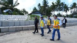 Kementerian Pekerjaan Umum (PU) melanjutkan pembangunan pengamanan Pantai Lampu Satu di Kabupaten Merauke, Papua Selatan.