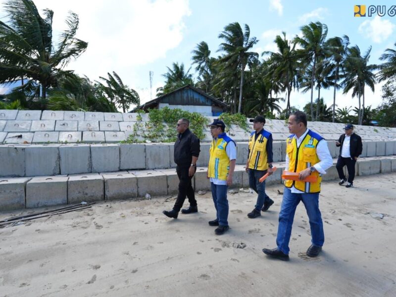 Kementerian Pekerjaan Umum (PU) melanjutkan pembangunan pengamanan Pantai Lampu Satu di Kabupaten Merauke, Papua Selatan.