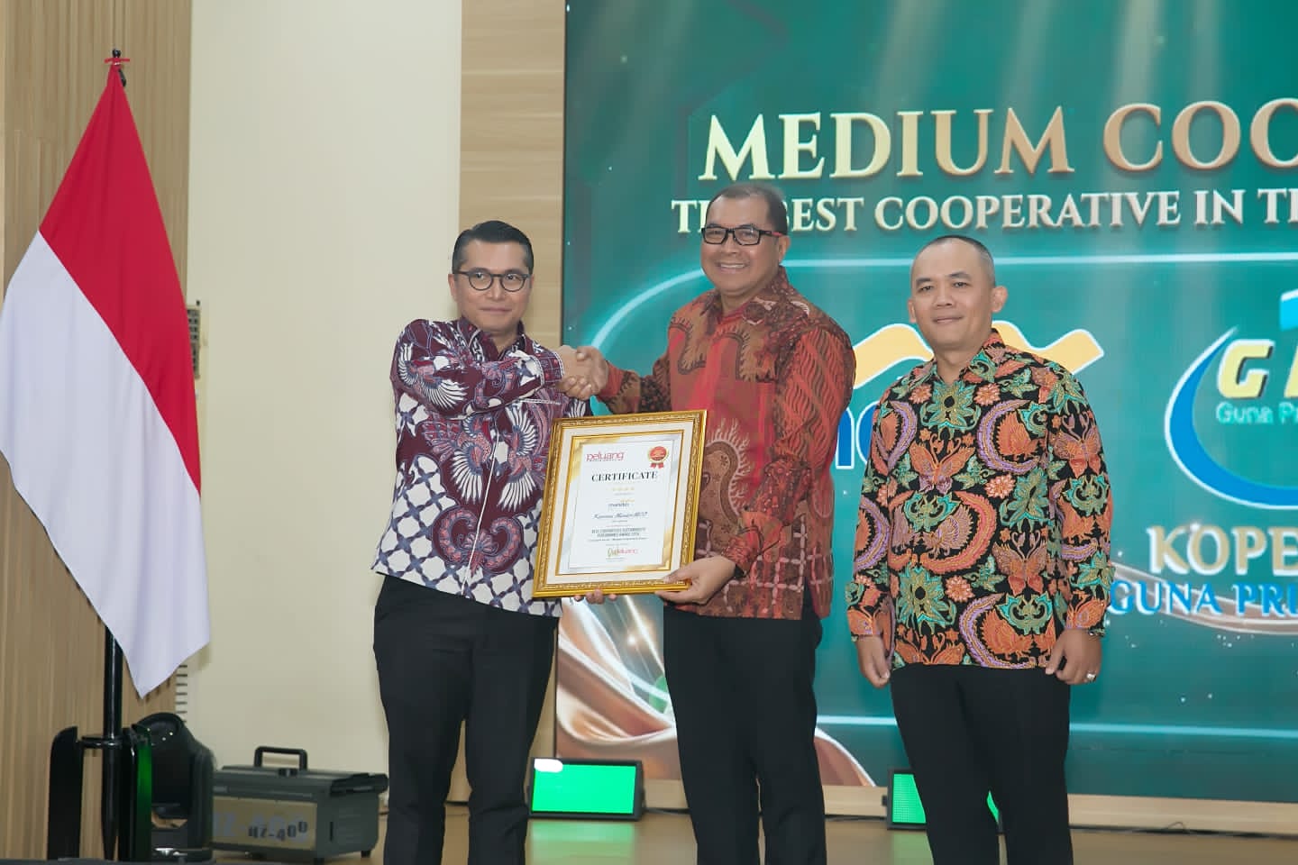 KSP Pegawai PT Bank Mandiri menerima penghargaan Best Cooperatives Sustainability Award 2026. Peluang
