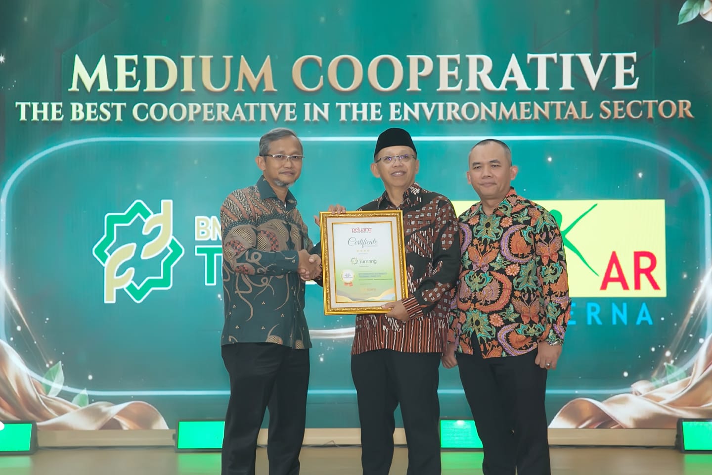 KSPPS BMT Tumang raih tiga penghargaan. Foto: Peluang