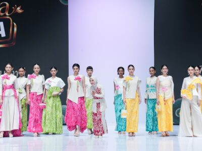Ornamen Bunga Teratai dan Motif Megamendung jadi Koleksi Terbaru BT Batik Trusmi