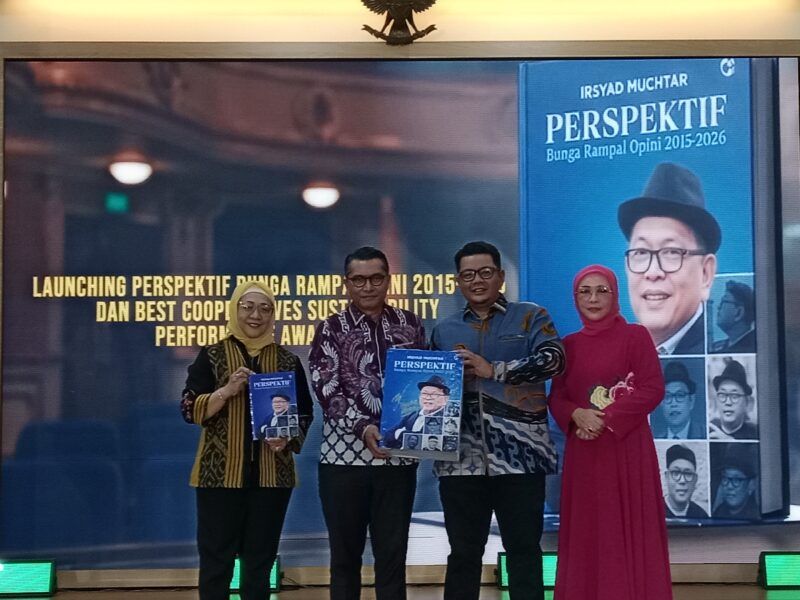 Peluncuran buku Perspektif Bunga Rampai Opini 2015-2026. Foto: Ratih/PeluangNews