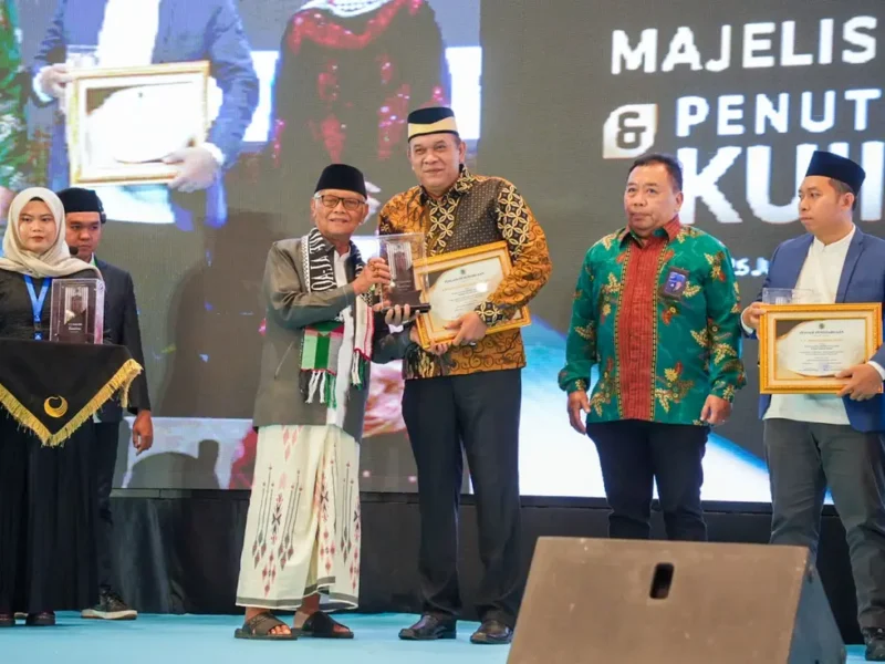Presdir Koperasi BMI Group Kambara Raih MUI Award 2026 Kategori Ekonomi Umat