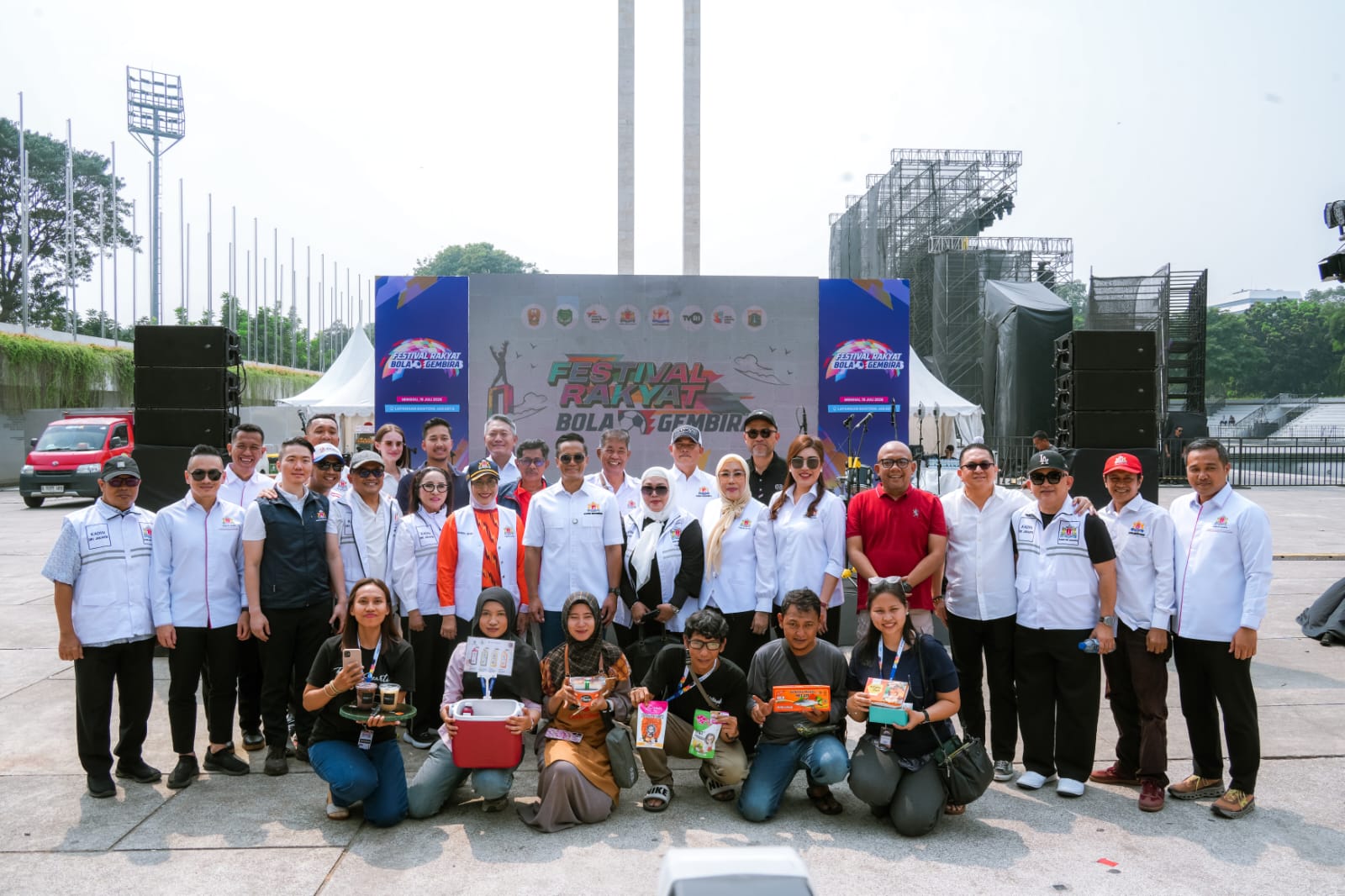 Kadin Indonesia dan Kadin DKI Jakarta bersama para UMKM. Foto: Gema/PeluangNews