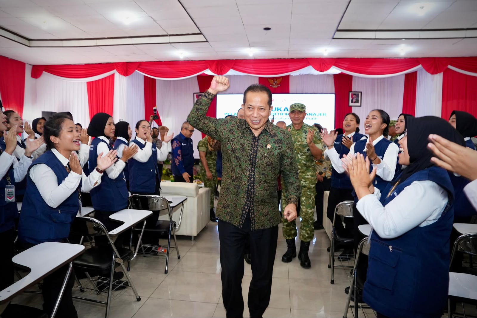 Menkop Ferry Buka Pelatihan Nasional Manajer Koperasi Merah Putih