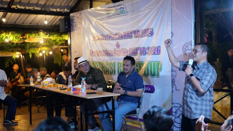 Suta Atmaja Hidayat, Ketua Panitia RAT TB 2026 terpilih menyampaikan sambutan.
