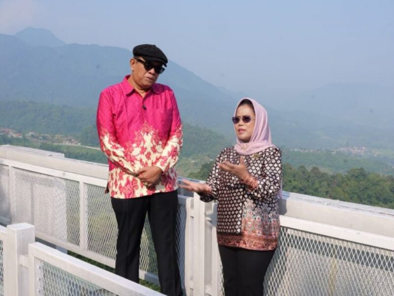 Kambara dan Sri Untari.