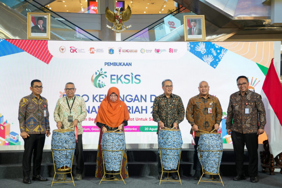 Pembukaan EKSiS. Foto: Gema/peluangnews