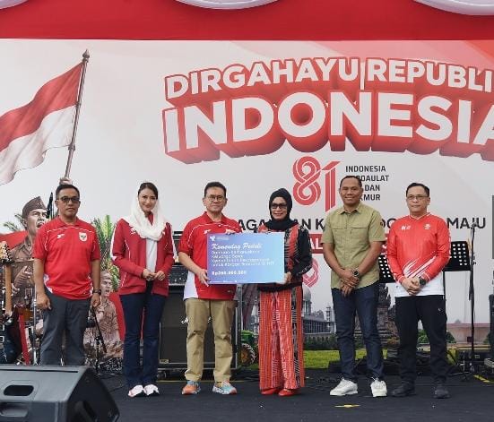 Kemendag serahkan bantuan untuk korban bencana gempa bumi NTT. Foto: peluangnews