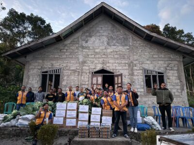 Kopdit Obor Mas Antar Bantuan Peduli Kasih Gempa Flores di Perbatasan Ngada – Manggarai Timur