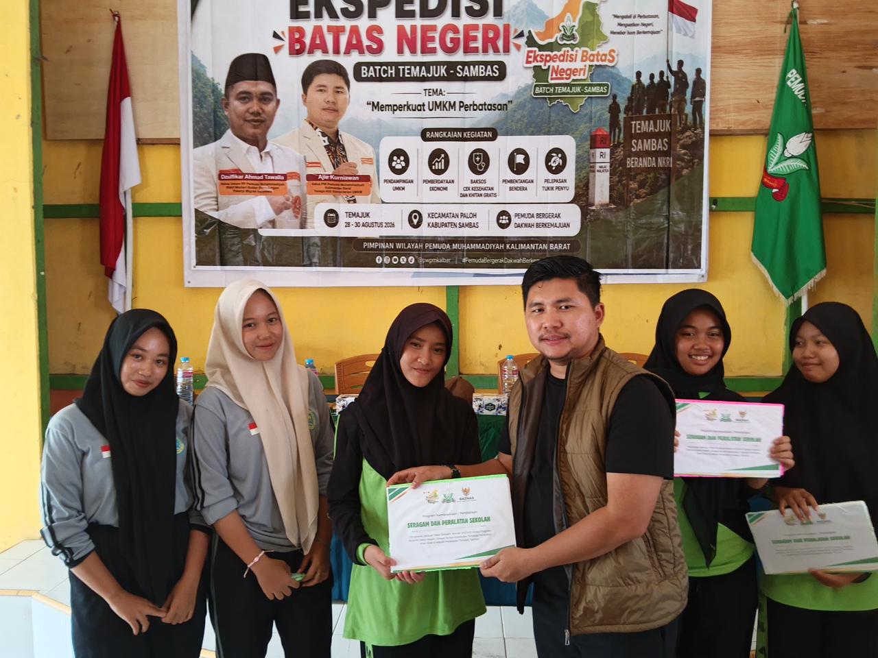 Merah Putih Berkibar di Garis Terdepan Temajuk