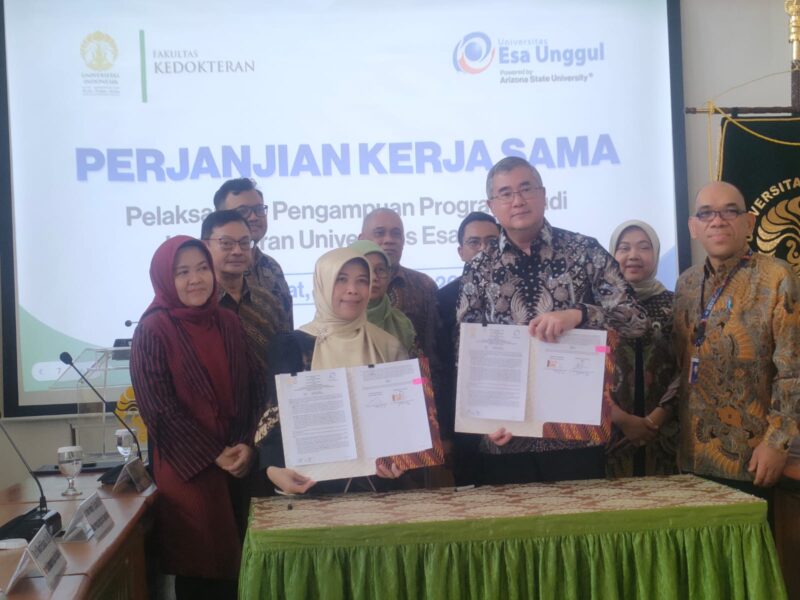 Universitas Esa Unggul Gandeng UI Perkuat Pendidikan Kedokteran Lewat Program Pengampuan