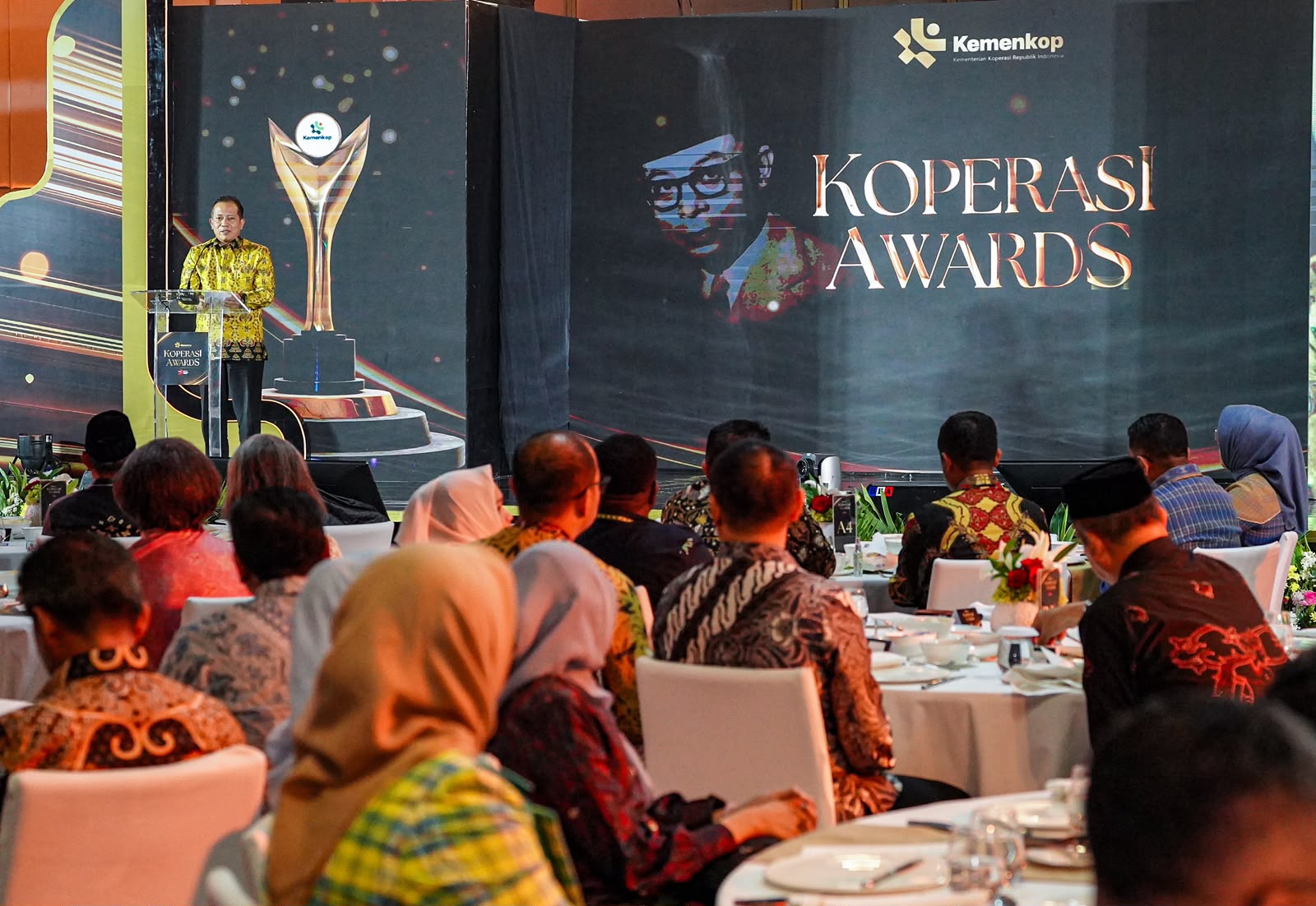 Menkop Hidupkan Lagi Semangat Bung Hatta Lewat Koperasi Award 2026