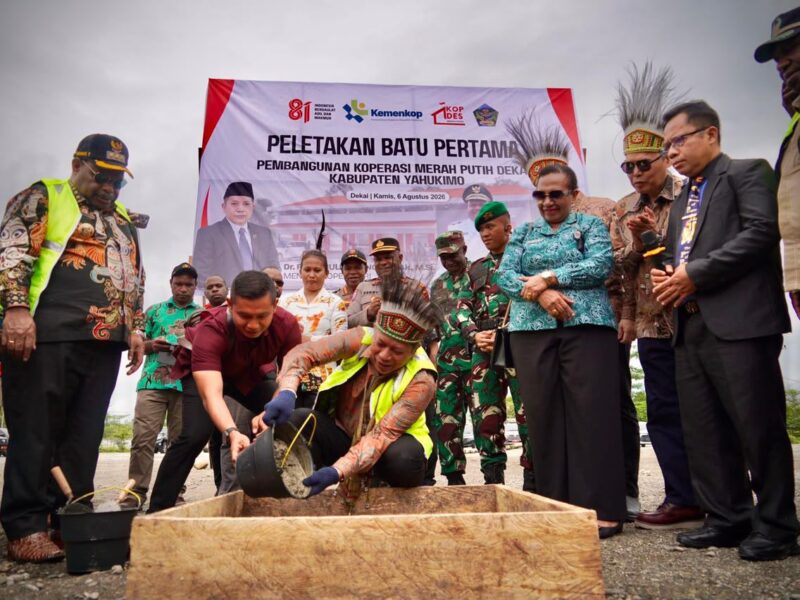 Menkop Bangun KDKMP Dekai di Yahukimo, Ferry: Koperasi Jadi Motor Ekonomi Baru Papua