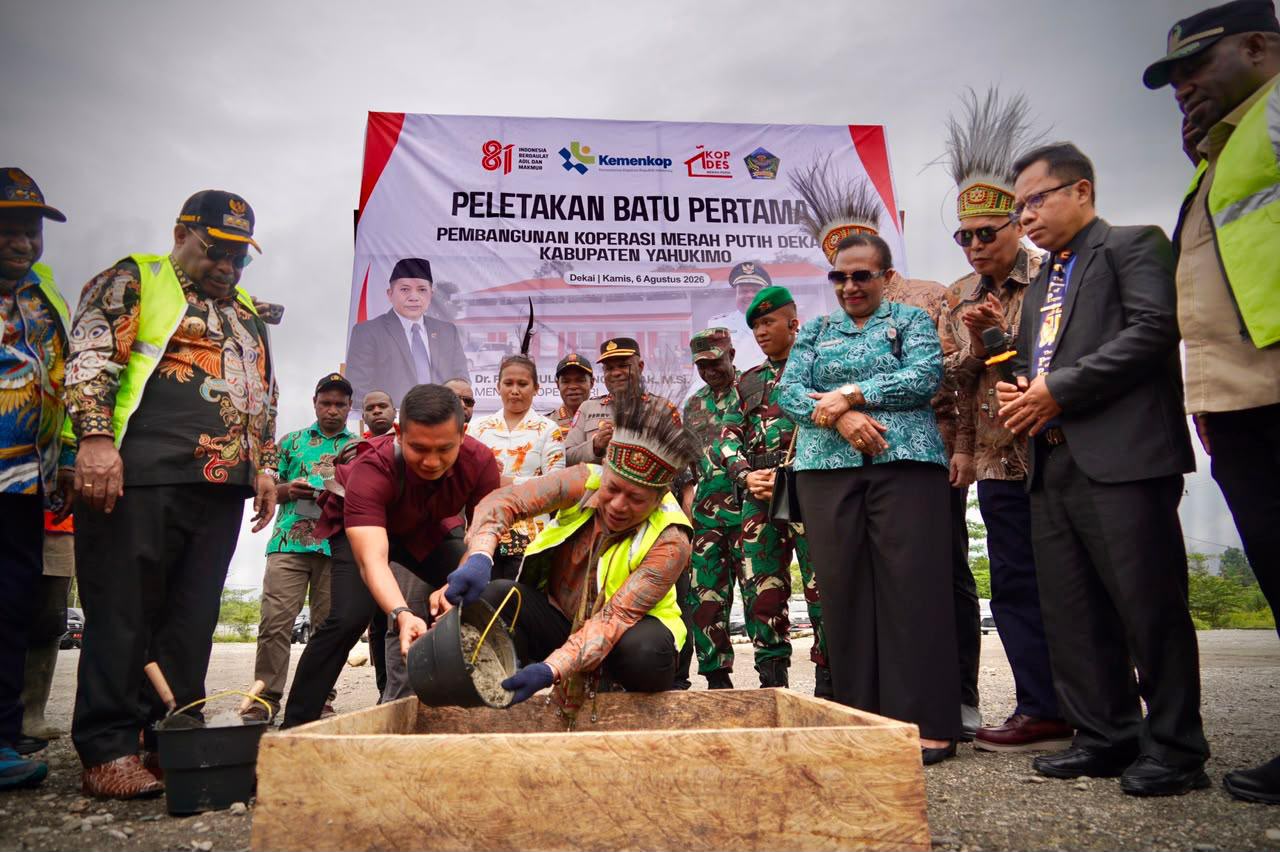 Menkop Bangun KDKMP Dekai di Yahukimo, Ferry: Koperasi Jadi Motor Ekonomi Baru Papua