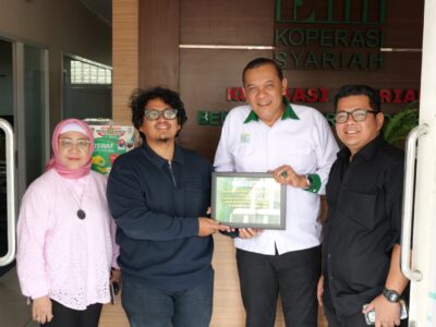 Kenangan Irsyad Muchtar, Wakaf Melalui Koperasi BMI Diserahkan di Hari Ulang Tahunnya