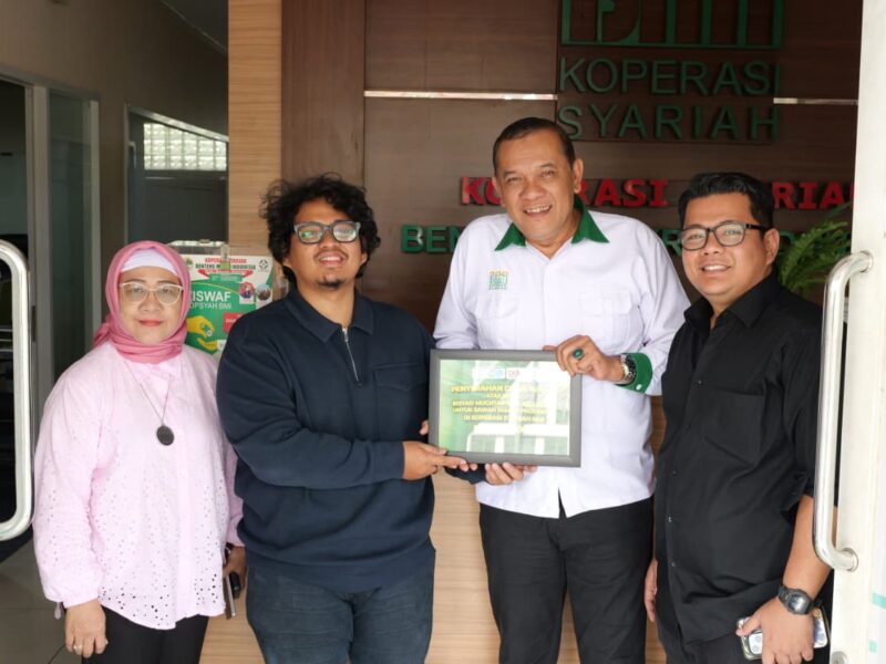 Kenangan Irsyad Muchtar, Wakaf untuk Koperasi BMI Diserahkan di Hari Ulang Tahunnya