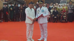 Bupati Bekasi Asep Surya Atmaja setelah resmi dilantik untuk sisa masa jabatan 2025–2030. Foto: pojoksatu.id