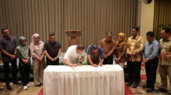 Penandatanganan nota kesepahaman (MoU) antara Pemerintah Kabupaten Bulungan dan PT PKN. Foto: Gema/peluangnews