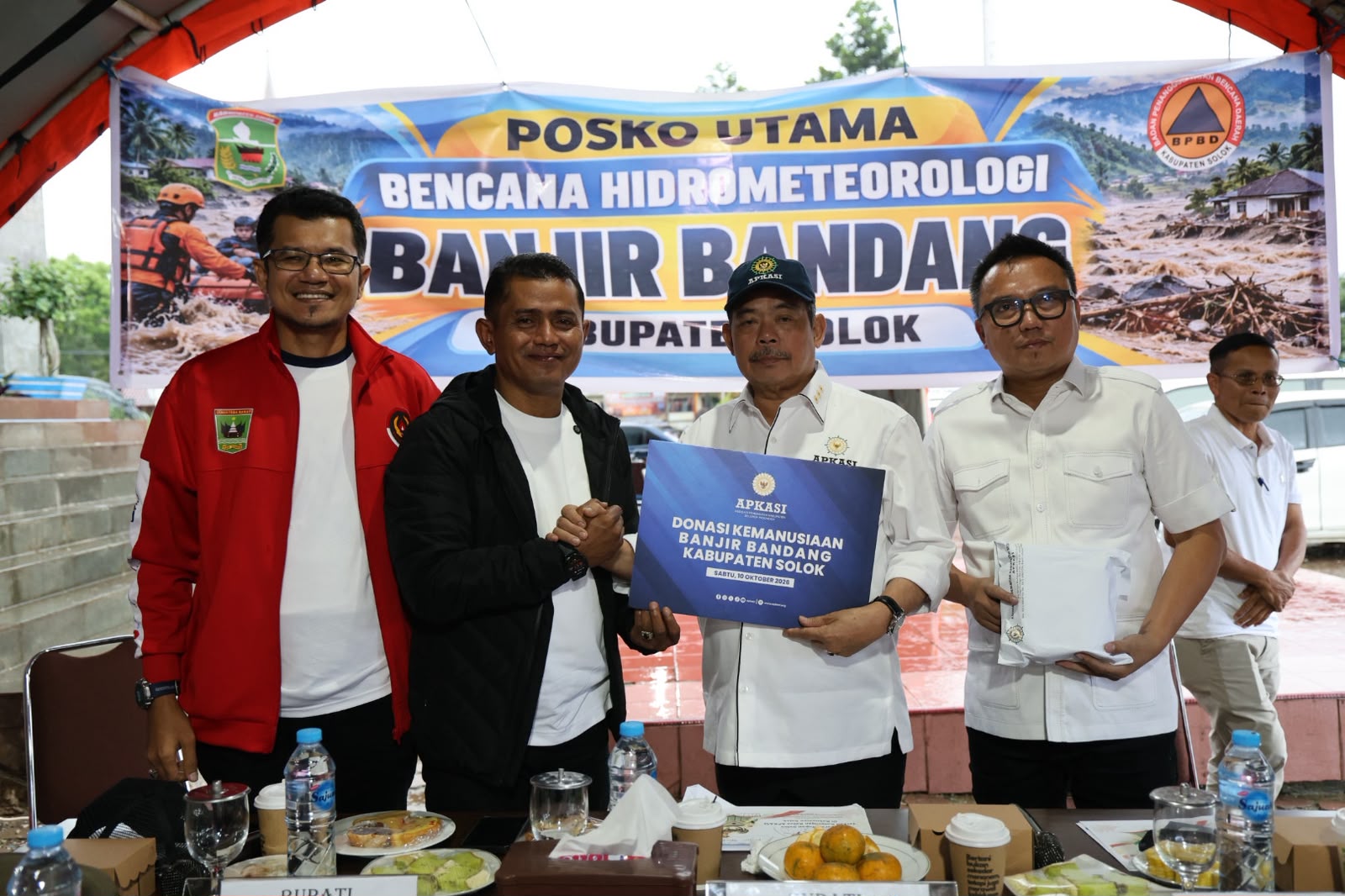 Apkasi Peduli menyalurkan bantuan kemanusiaan untuk meringankan beban warga sekaligus memperkuat solidaritas antarkabupaten. Foto: Apkasi/peluangnews