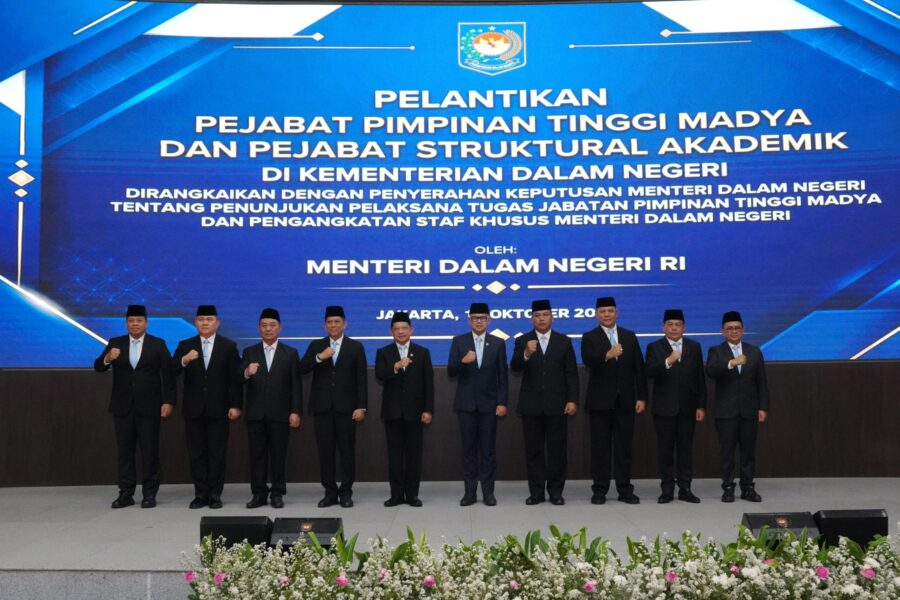 Mendagri Tito Karnavian melantik sejumlah Pejabat Pimpinan Tinggi Madya (Eselon I), staf khusus, dan pejabat struktural akademik. Foto: humas/peluang
