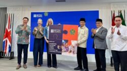 (ki-ka) Summer Xia, Country Director Indonesia dan Director Southeast Asia British Council, Fiona Ritchie, Wakil Duta Besar Inggris untuk Indonesia, Kate Joyce, Direktur Asia Pasifik, British Council, Prof. Dr. KH. Nasaruddin Umar, M.A. Menteri Agama RI, Prof. Dr. Phil. Kamaruddin Amin — Sekretaris Jenderal Kementerian Agama RI dan Dr. Fesal Musaad, M.Pd. — Direktur Guru dan Tenaga Kependidikan Madrasah Kemenag RI.