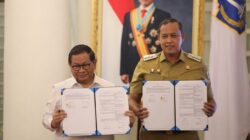 Gubernur DKI Jakarta Pramono Anung dan Wali Kota Bekasi Tri Adhianto. Foto: pemkot bekasi/peluangnews