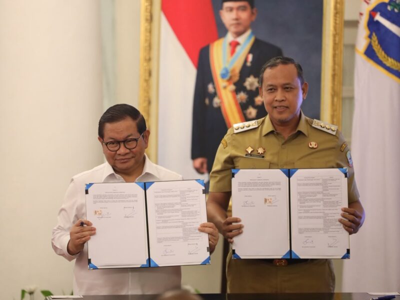 Gubernur DKI Jakarta Pramono Anung dan Wali Kota Bekasi Tri Adhianto. Foto: pemkot bekasi/peluangnews